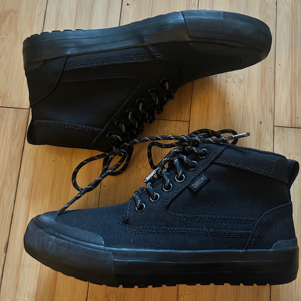CHROME INDUSTRIES | Storm 415 Nylon Boot | Men’s Size 5, Women’s Size 7